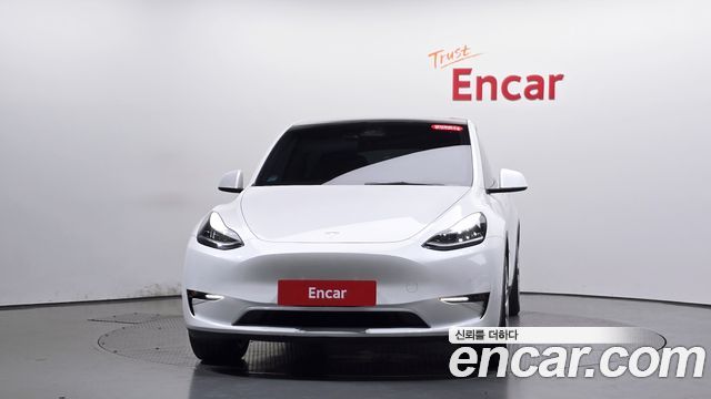Tesla Model Y Standard Range RWD — пробег 28 695 км — фото 3 из 5