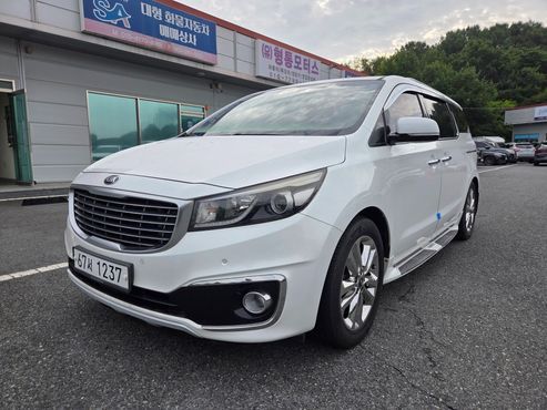 Kia Carnival 9-seater Prestige — пробег 196 125 км — фото 1 из 5