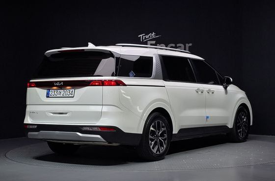 Kia Carnival Gasoline 9-Seater Prestige — пробег 4 692 км — фото 2 из 5