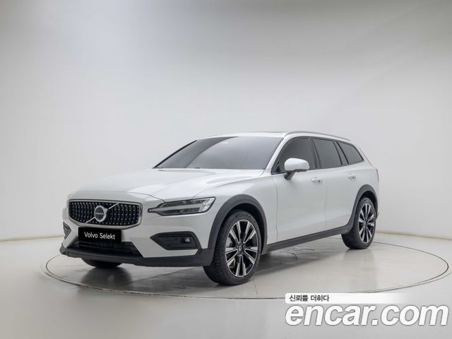 Volvo V60 B5 Ultra AWD — пробег 1 516 км — фото 1 из 5