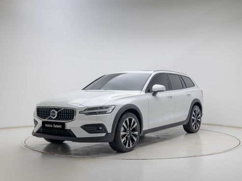 Volvo V60 B5 Ultra AWD — пробег 1 516 км — фото 1 из 5