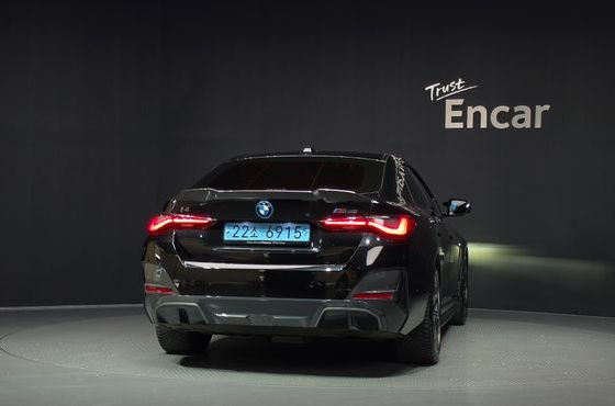 BMW i4 eDrive40 M Sports — пробег 71 925 км — фото 4 из 5