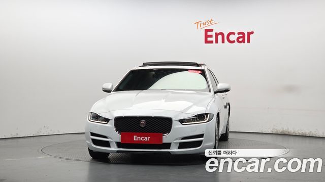 Jaguar XE 20d Prestige — пробег 83 255 км — фото 3 из 5