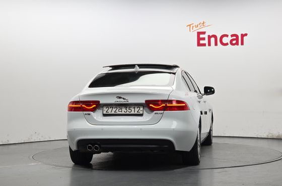 Jaguar XE 20d Prestige — пробег 83 255 км — фото 4 из 5