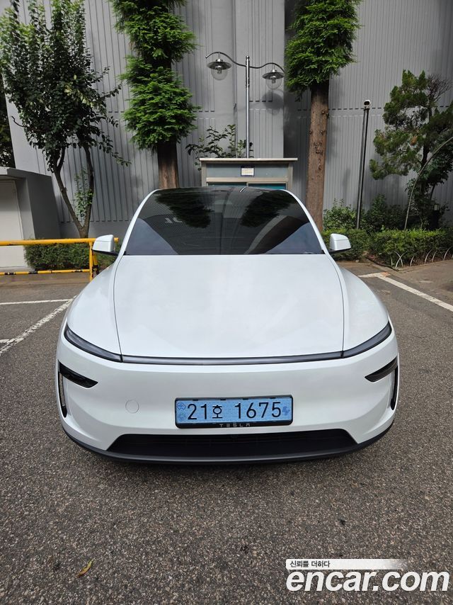 Tesla Model Y Premium RWD — пробег 600 км — фото 1 из 5