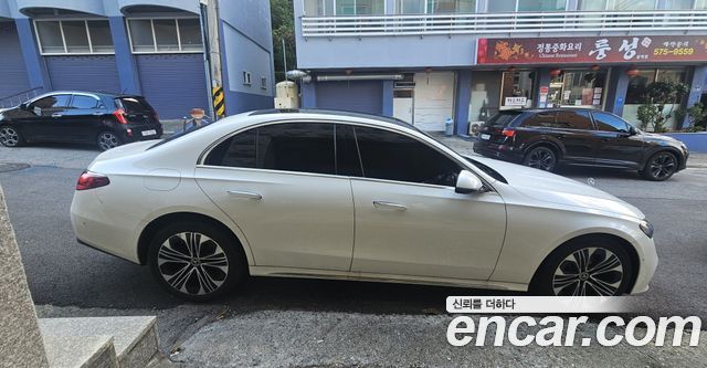 Mercedes-Benz E-Class E220d 4MATIC Exclusive — пробег 28 648 км — фото 3 из 5