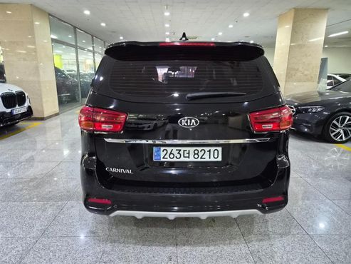 Kia Carnival 9-Seater Prstige — пробег 78 647 км — фото 4 из 5