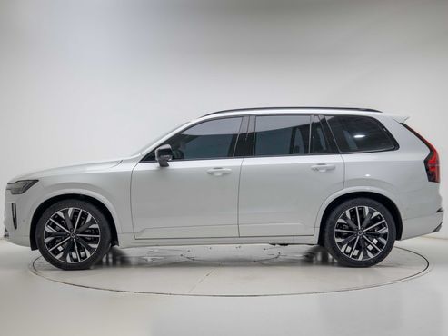 Volvo XC90 B6 Ultra Dark — пробег 4 692 км — фото 3 из 5