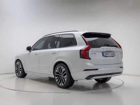 Volvo XC90 B6 Ultra Dark — пробег 4 692 км — фото 4 из 5