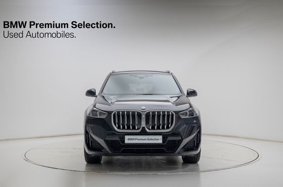 BMW X1 xDrive 20i M Sport — пробег 10 495 км — фото 2 из 5