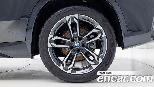 BMW X1 xDrive 20i M Sport — пробег 10 495 км — фото 5 из 5