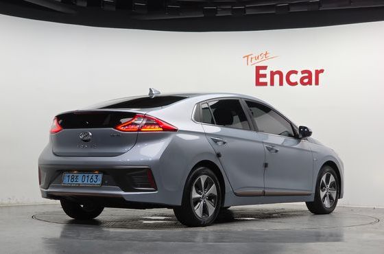 Hyundai Ioniq Q — пробег 122 102 км — фото 2 из 5