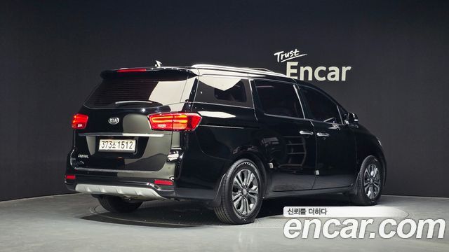 Kia Carnival 9-Seater Luxury — пробег 156 933 км — фото 2 из 5