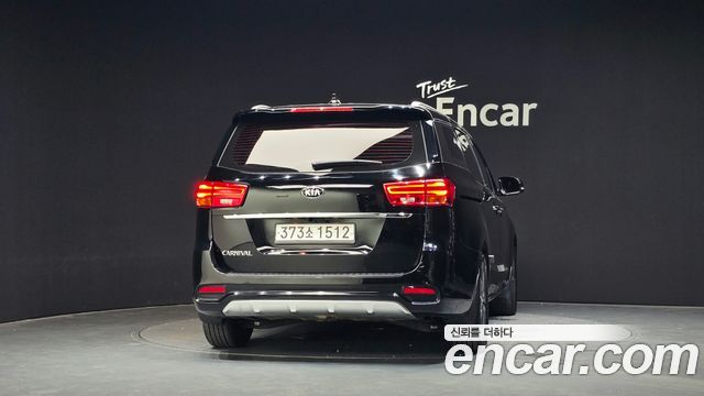 Kia Carnival 9-Seater Luxury — пробег 156 933 км — фото 4 из 5