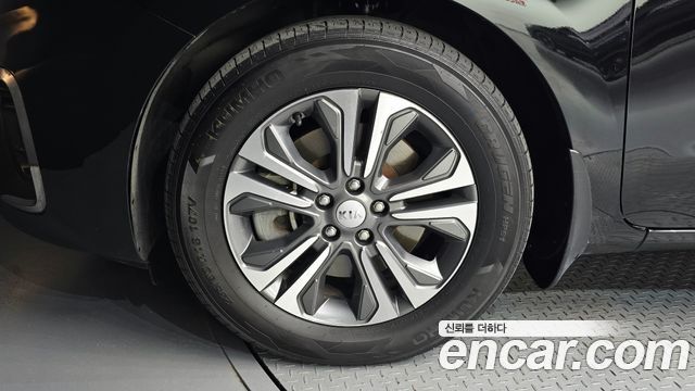 Kia Carnival 9-Seater Luxury — пробег 156 933 км — фото 5 из 5