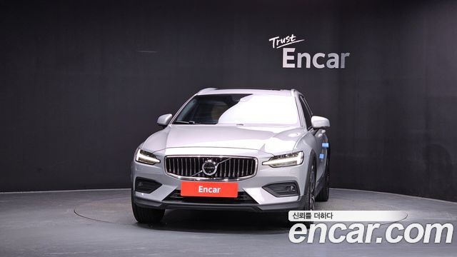 Volvo V60 B5 Ultimate AWD — пробег 39 223 км — фото 3 из 5