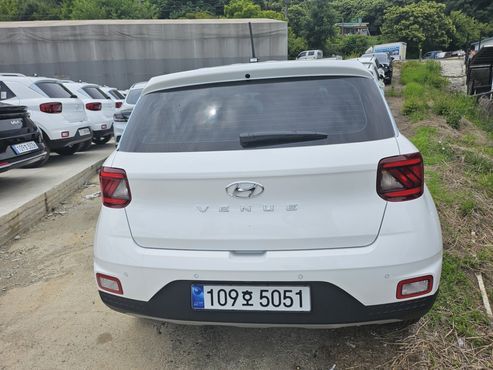 Hyundai Venue 1.6 Smart — пробег 1 208 км — фото 4 из 5