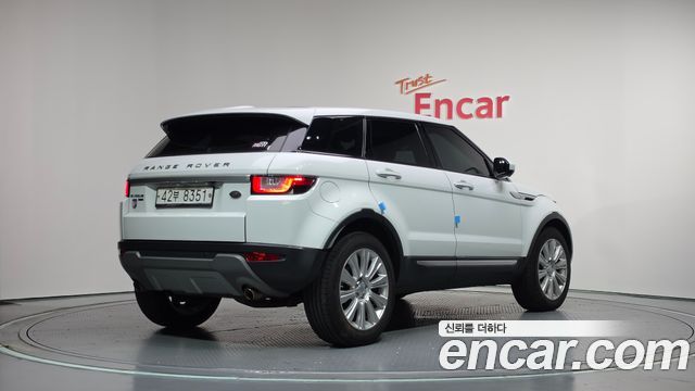 Land Rover Range Rover Evoque 2.0 TD4 HSE — пробег 105 772 км — фото 2 из 5
