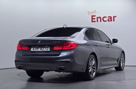 BMW 5-Series 520d xDrive M Sport Package Plus — пробег 99 342 км — фото 2 из 5