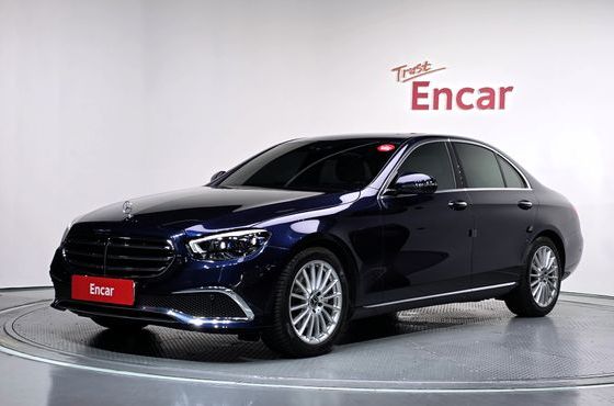 Mercedes-Benz E-Class E250 Exclusive — пробег 15 983 км — фото 1 из 5
