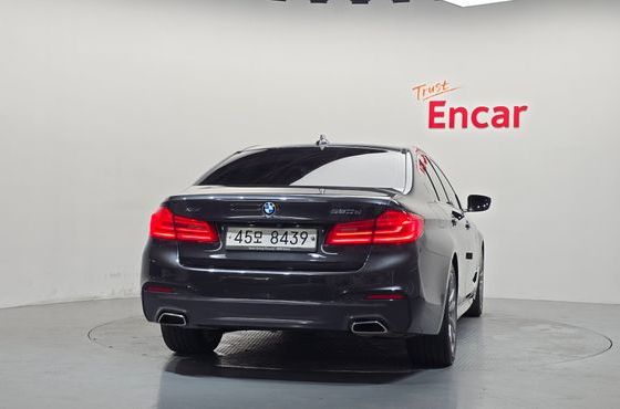 BMW 5-Series 520d xDrive M Sport Package Plus — пробег 137 905 км — фото 4 из 5