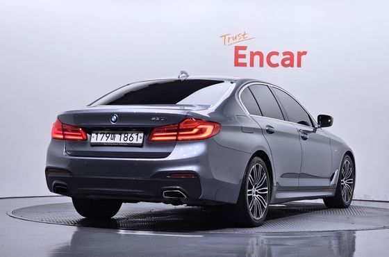 BMW 5-Series 530i M Sport Package Plus — пробег 95 590 км — фото 2 из 5