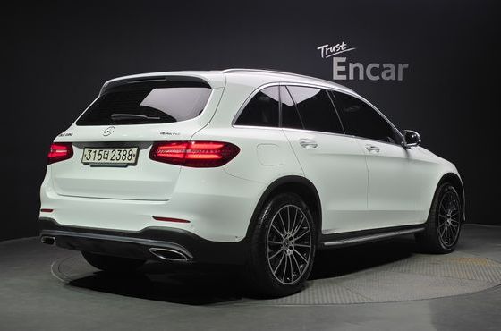 Mercedes-Benz GLC-Class GLC300 4MATIC AMG Line — пробег 28 185 км — фото 2 из 5
