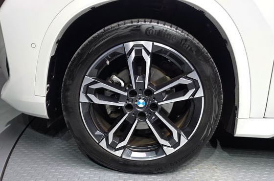 BMW X1 xDrive 20i M Sport — пробег 15 585 км — фото 5 из 5