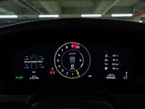 Porsche 911 GT3 Touring — пробег 2 300 км — фото 1 из 5