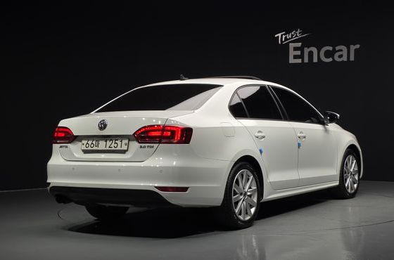 Volkswagen Jetta 2.0 TDI 6th — пробег 185 973 км — фото 2 из 5
