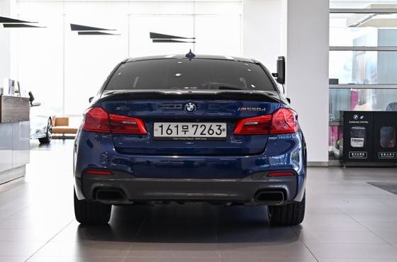 BMW 5-Series M550d xDrive — пробег 75 287 км — фото 4 из 5