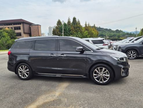 Kia Carnival 9-Seater Prstige — пробег 93 571 км — фото 3 из 5