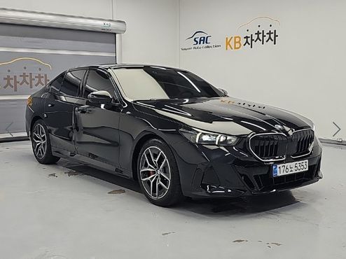 BMW 5-Series 520i Special Edition — пробег 13 658 км — фото 4 из 5