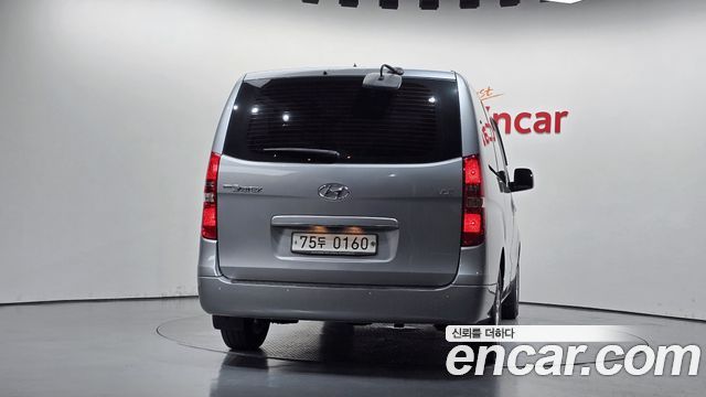 Hyundai Starex Wagon 11-Seater Smart — пробег 115 588 км — фото 4 из 5