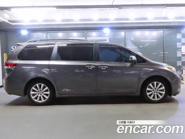 Toyota Sienna из Кореи Encar