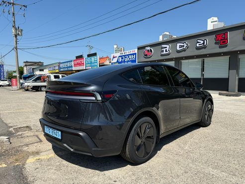 Tesla Model Y RWD — пробег 7 300 км — фото 3 из 5