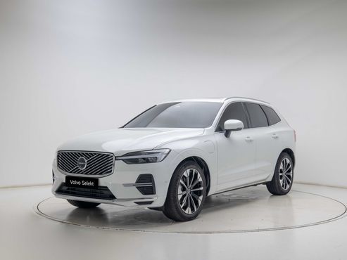 Volvo XC60 T8 Ultra Bright — пробег 5 628 км — фото 1 из 5