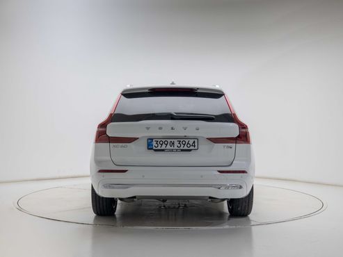 Volvo XC60 T8 Ultra Bright — пробег 5 628 км — фото 4 из 5