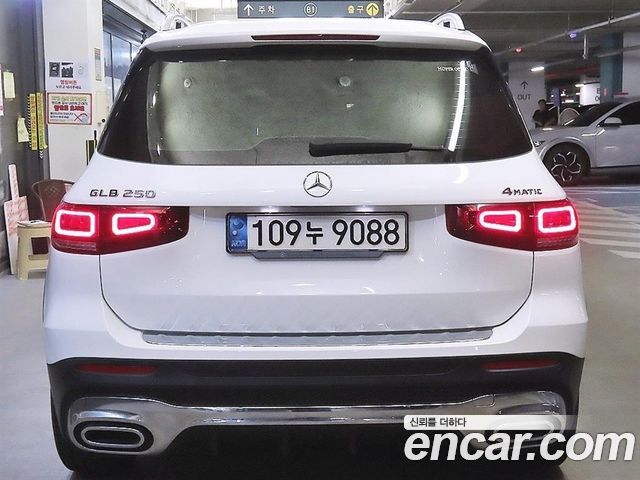 Mercedes-Benz GLB-Class GLB250 4MATIC — пробег 53 634 км — фото 5 из 5