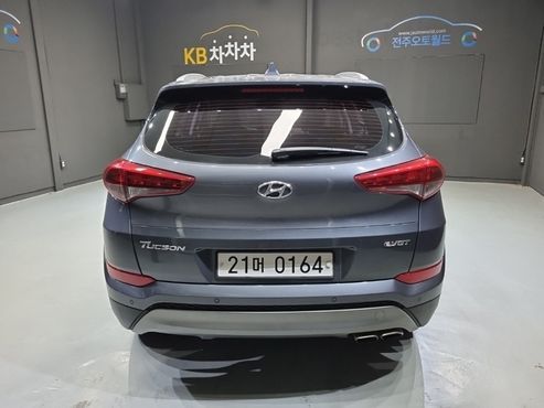 Hyundai Tucson Diesel 2.0 2WD Modern — пробег 114 000 км — фото 4 из 5