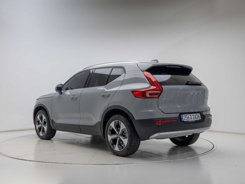 Volvo XC40 B4 Ultra Bright — пробег 351 км — фото 2 из 5