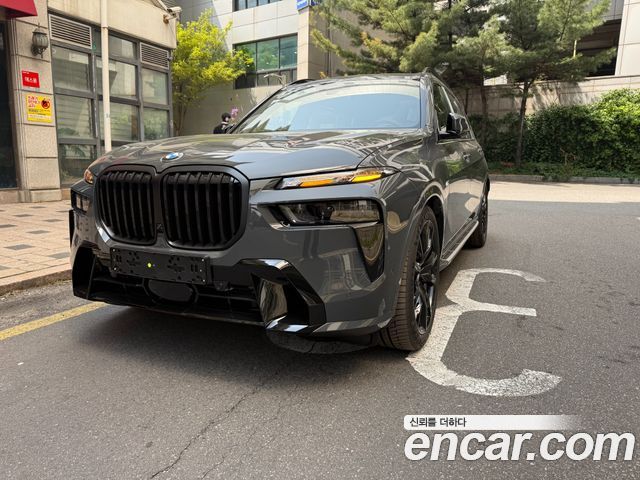 BMW X7 xDrive 40d M Sport 7 STR — пробег 4 300 км — фото 1 из 5