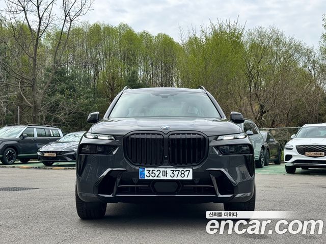 BMW X7 xDrive 40d M Sport 7 STR — пробег 4 300 км — фото 2 из 5