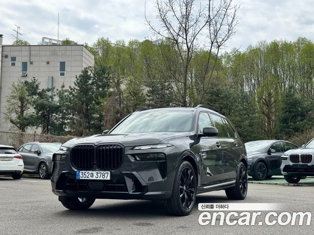 BMW X7 xDrive 40d M Sport 7 STR — пробег 4 300 км — фото 3 из 5