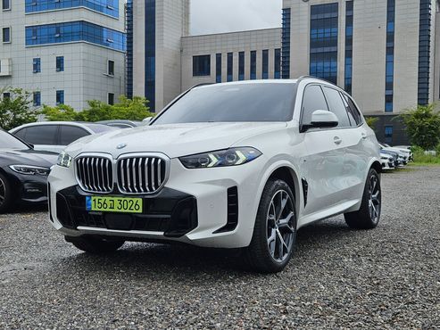 BMW X5 xDrive 40i M Sport — пробег 4 089 км — фото 1 из 5