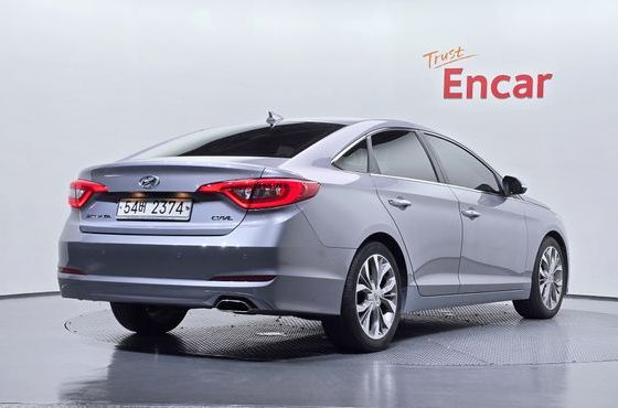 Hyundai Sonata 2.0 Premium Special — пробег 128 896 км — фото 2 из 5
