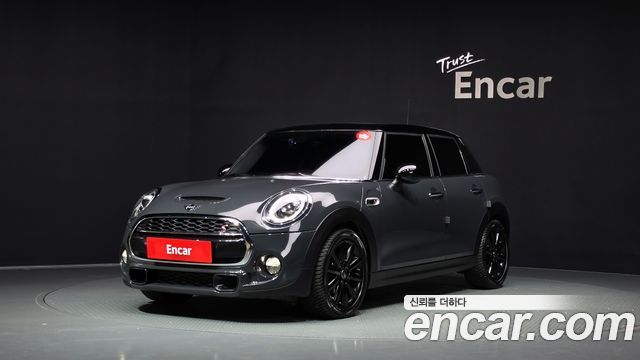 Mini Cooper 5Door Standard 3rd — пробег 98 667 км — фото 1 из 5