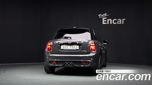 Mini Cooper 5Door Standard 3rd — пробег 98 667 км — фото 4 из 5