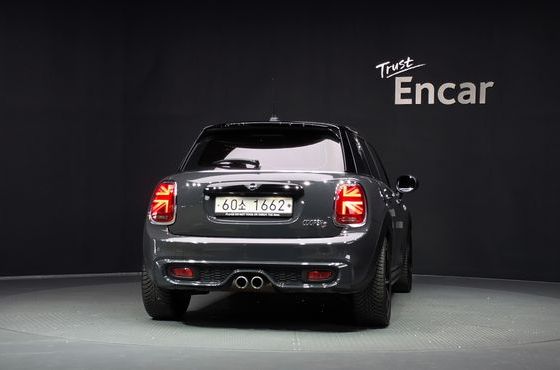 Mini Cooper 5Door Standard 3rd — пробег 98 667 км — фото 4 из 5