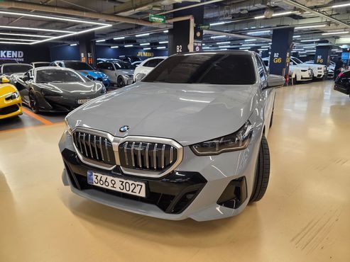 BMW 5-Series 523d xDrive M Sport — пробег 5 000 км — фото 1 из 5